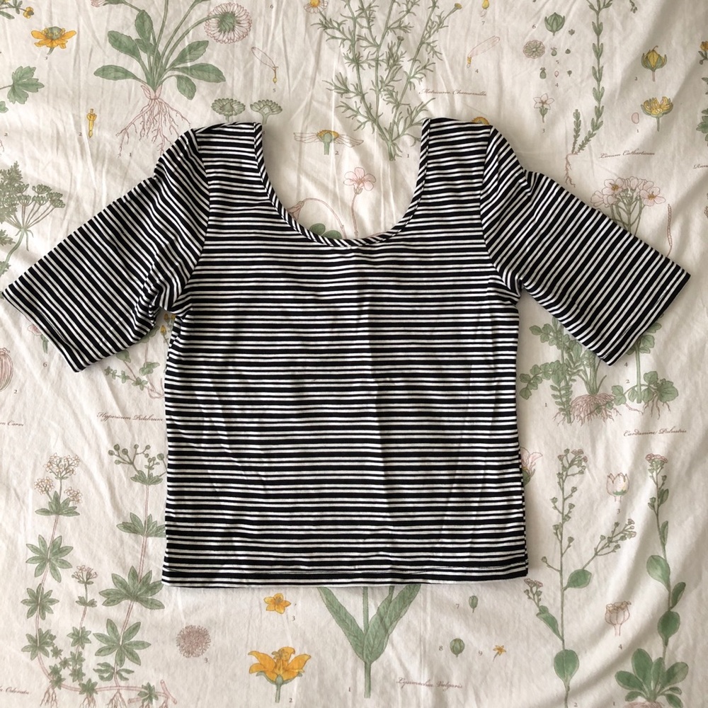 Black and White stripped 3/4 length crop top